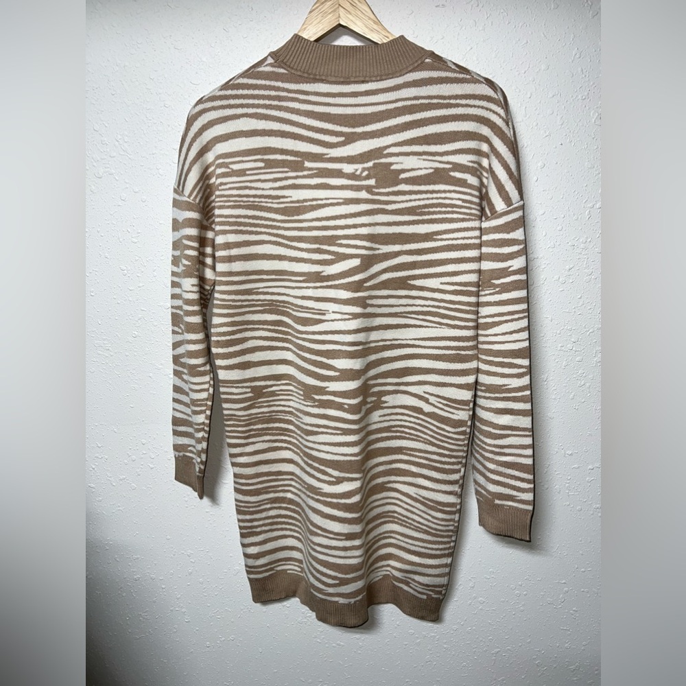 Where Are You From (WAYF) Zebra Print Sweater Dress‎ Women’s Size Medium - Picture 2 of 5